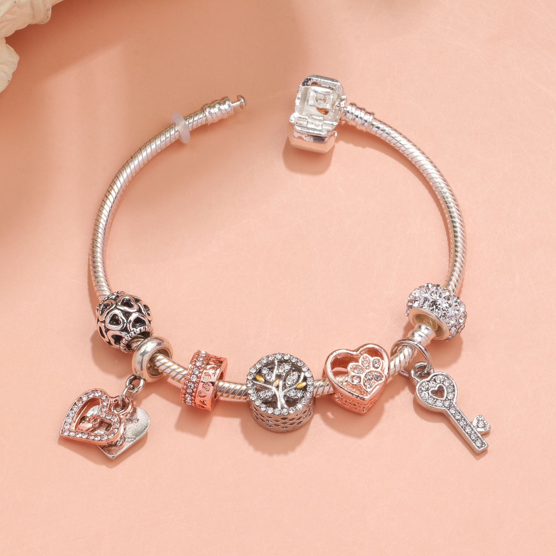 Crystal-studded Hollow Heart Key Tree of Life Bracelet(silver,19cm)