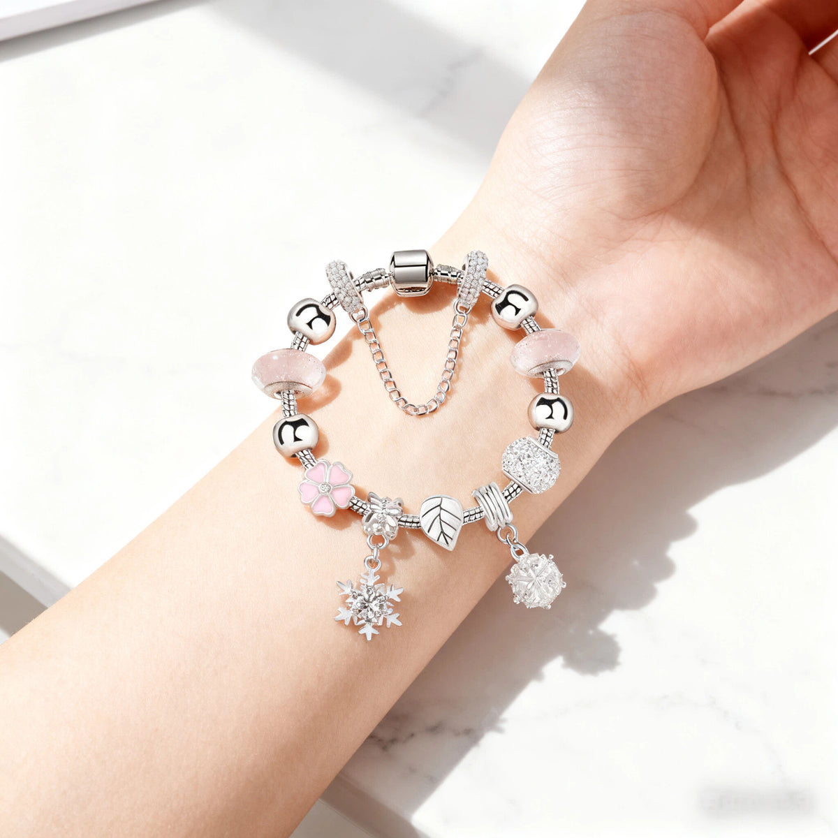 Women’s Rhinestone Cherry Blossom & Snowflake Pendant Bracelet(19cm)