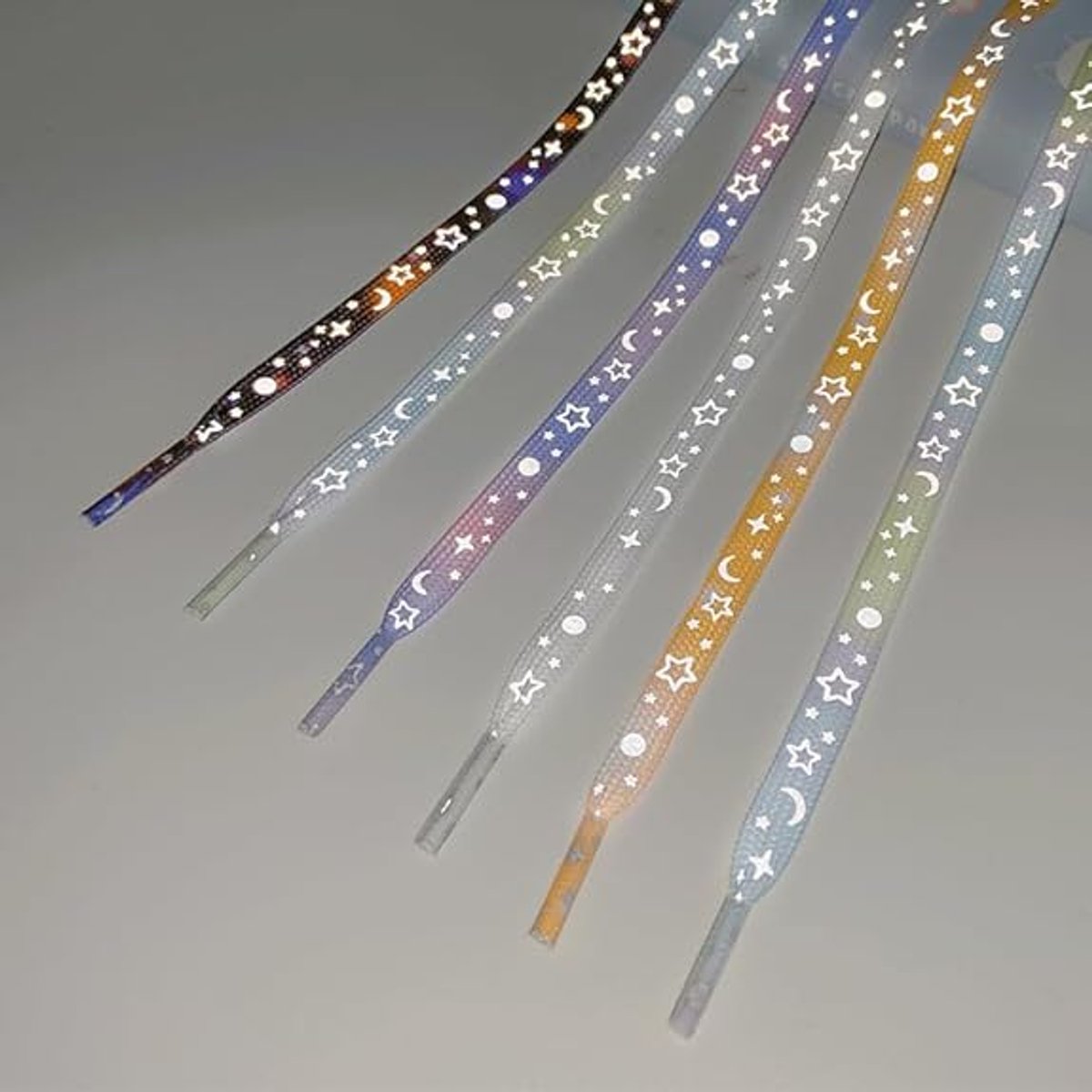 4 pairs of reflective shoelaces - colorful stars and hearts pattern - Glow in the Dark shoelaces - decorative laces for sneakers and sports