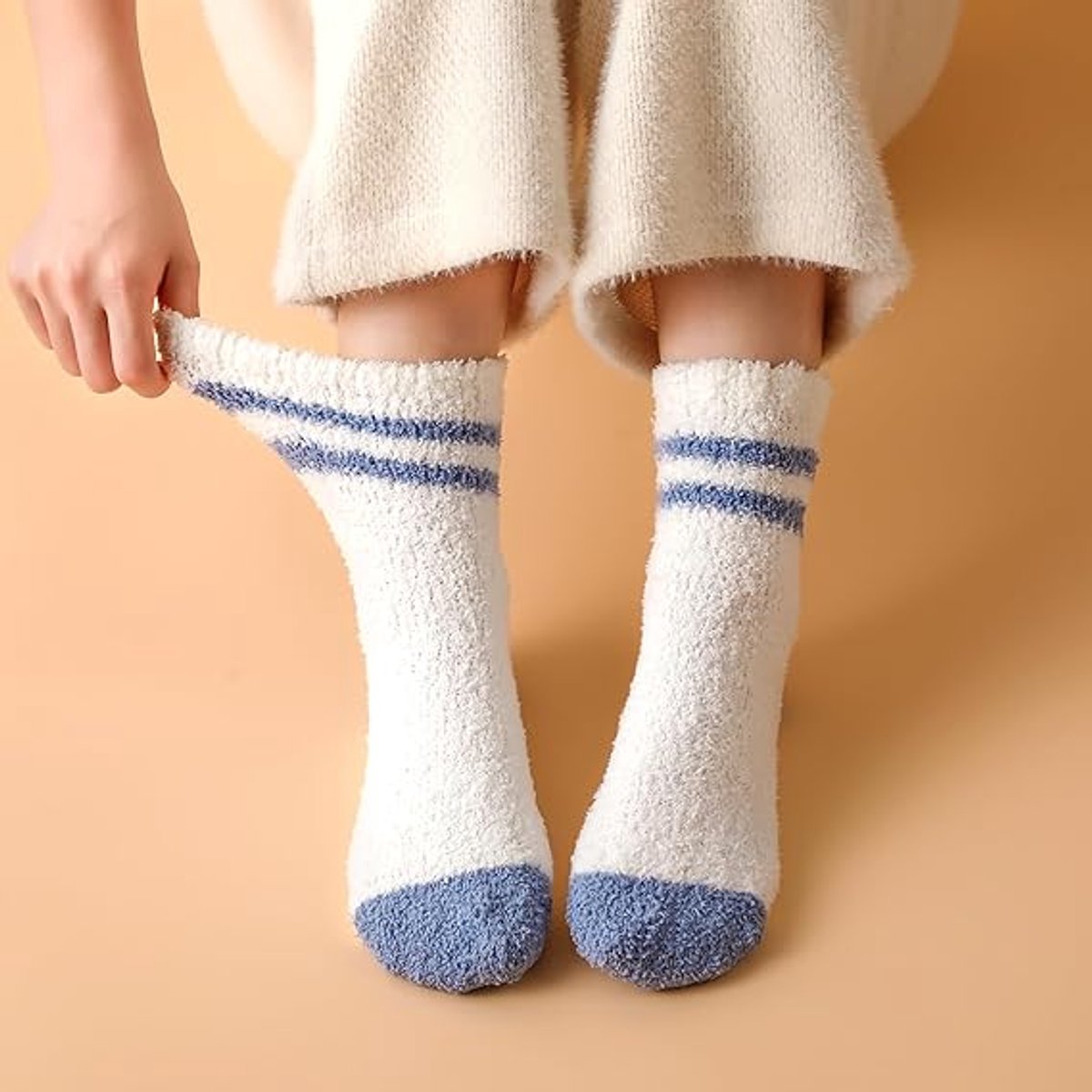 5 Pairs - socks - Non-slip socks - Warm Fuzzy Fleece Socks - Women's House Socks - Warm Winter Socks - Fluffy Socks - Sleep Socks - House Socks - Stockings - keep warm - coral fleece - Plush and comfortable - thick plush socks - Unisex