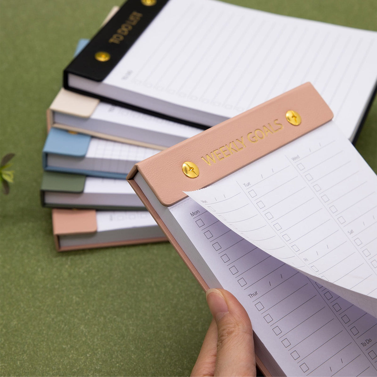 1 Book Student Notebook: 120+ Page Daily Planner & Organizer for Effective Time Management, Homework Tracking, Goal Setting & Productivity – Ideal for School One Size E