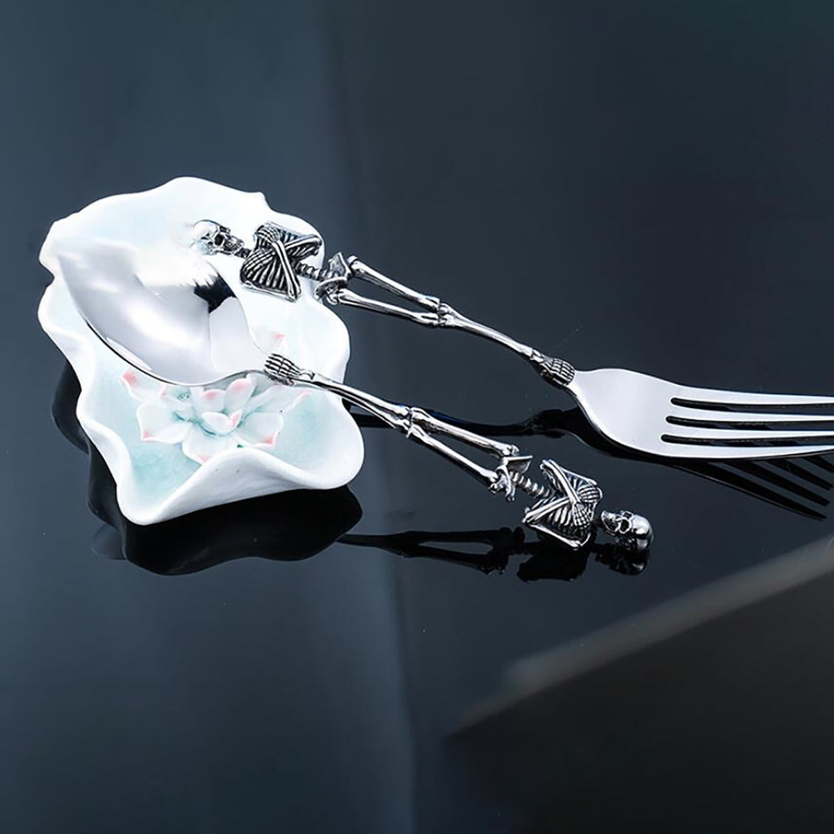 Stainless Steel Skeleton Skull Spoon and Fork Flatware Tableware Gifts for Halloween Easter and Christmas (Spoon) B