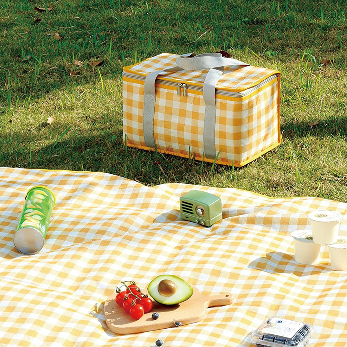 Large Picnic Basket Shopping Basket Camping Picnic Basket Travel Picnic Bag Portable Bento Bag Thermal Insulation Bag Yellow