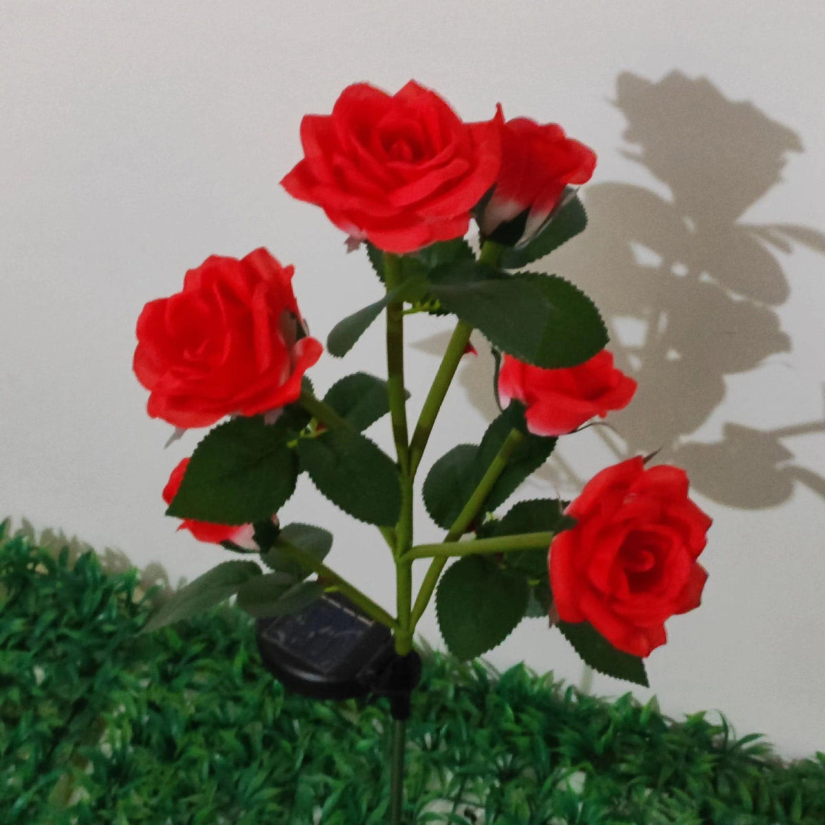 Solar Powered Garden Decorations Lights, Decorative Stake Lights for Christmas,Waterproof (Red, with 6 Lighted Flower Heads)