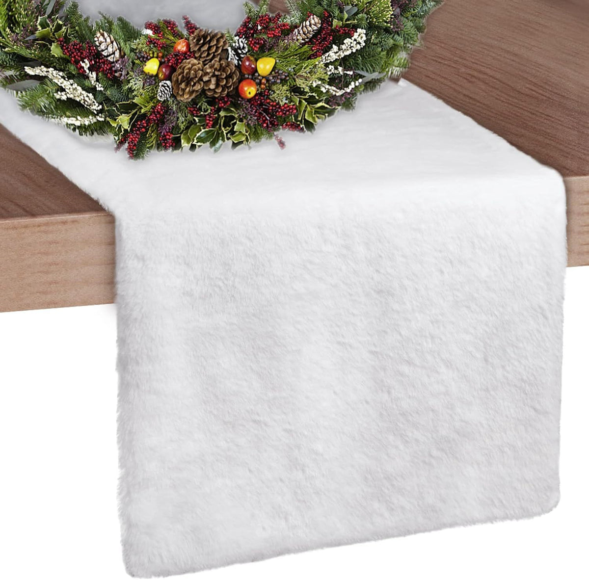 Christmas Table Runner, Faux Fur Table Runner Winter Snowy Soft Elegant White Table Runner for Christmas Table Decorations Bed Cabinet Shelf