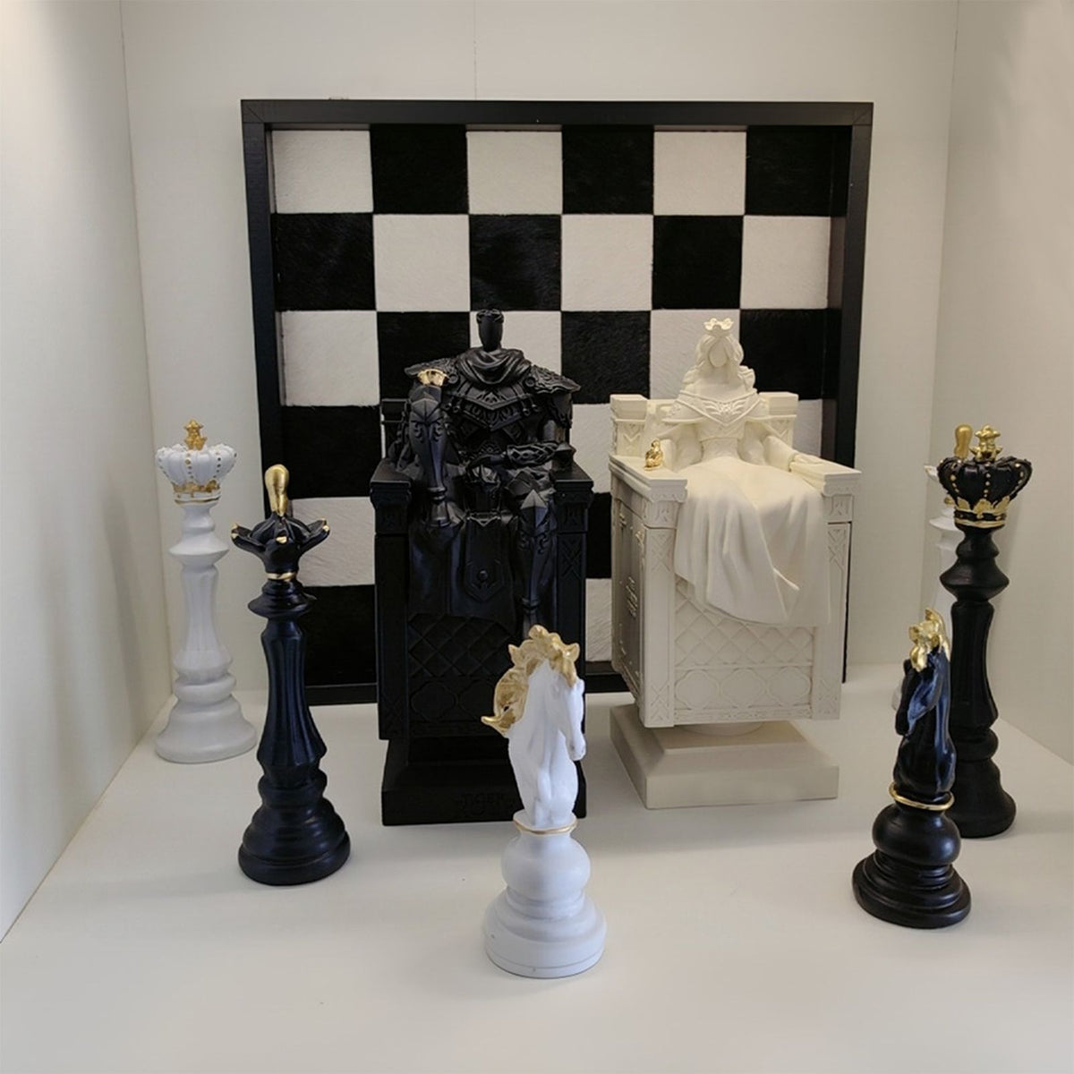 Luxury Resin Chess Piece Statues Set of 3 - King, Queen & Knight Horse Head Sculptures with Gold Trim - Classic Strategy Game Art Decor for Living Room, Study, Office & Bar Cabinet(Black)