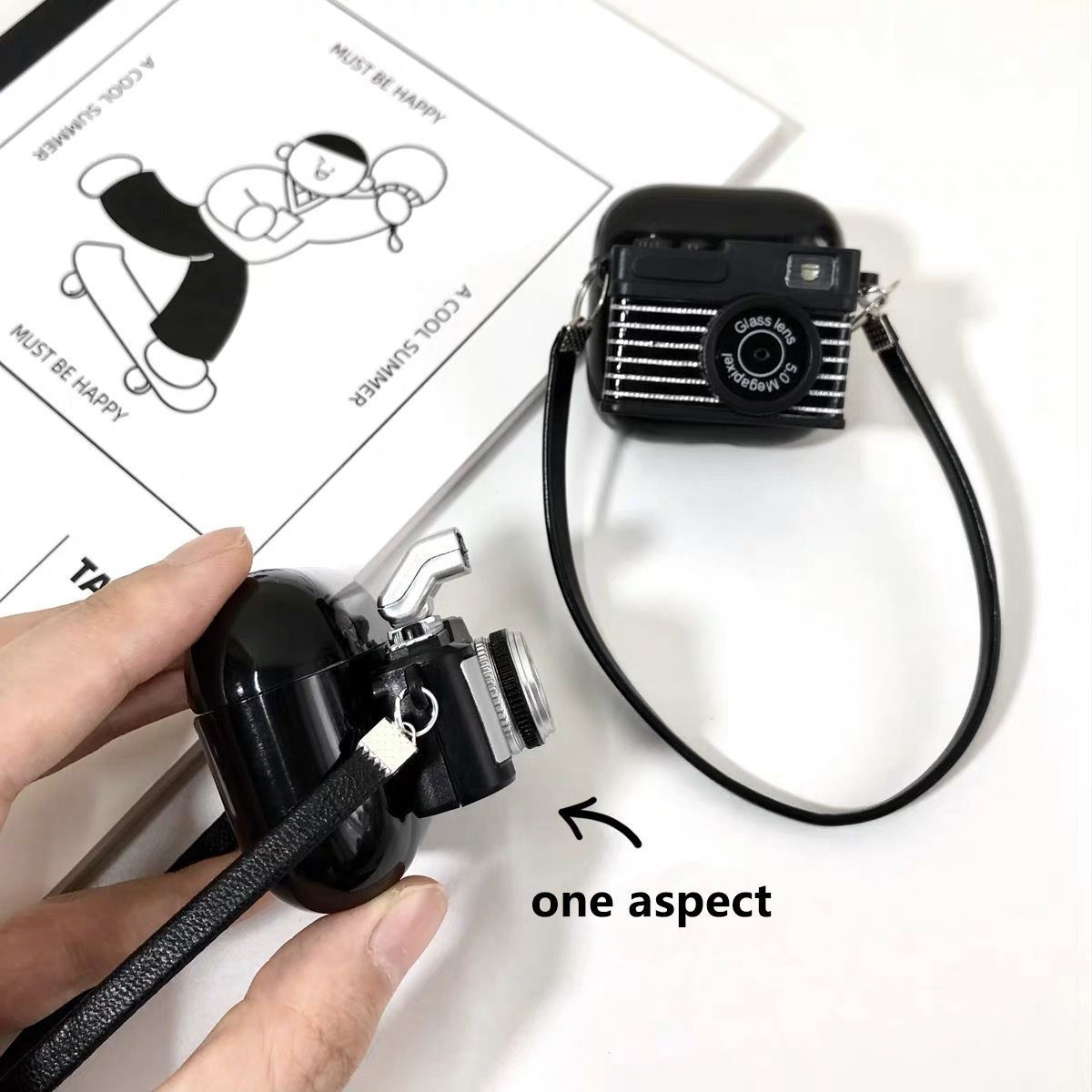 striped light-emitting and sound-making camera AirPods Pro 2