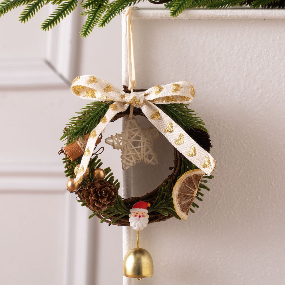 Festive Christmas Wreath Pendant, Star Shaped Wreath with Beige Bow, Home Atmosphere Decor and Christmas Season Gift Accessory, Model D12