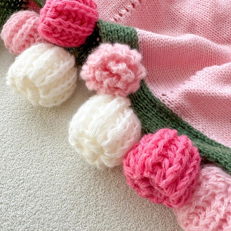 Pink Mist Gradient Rose Bouquet Blanket – a versatile, all-season blanket, perfect for office naps or as an air-conditioning cover.(Diameter: 150 cm / 59 in)