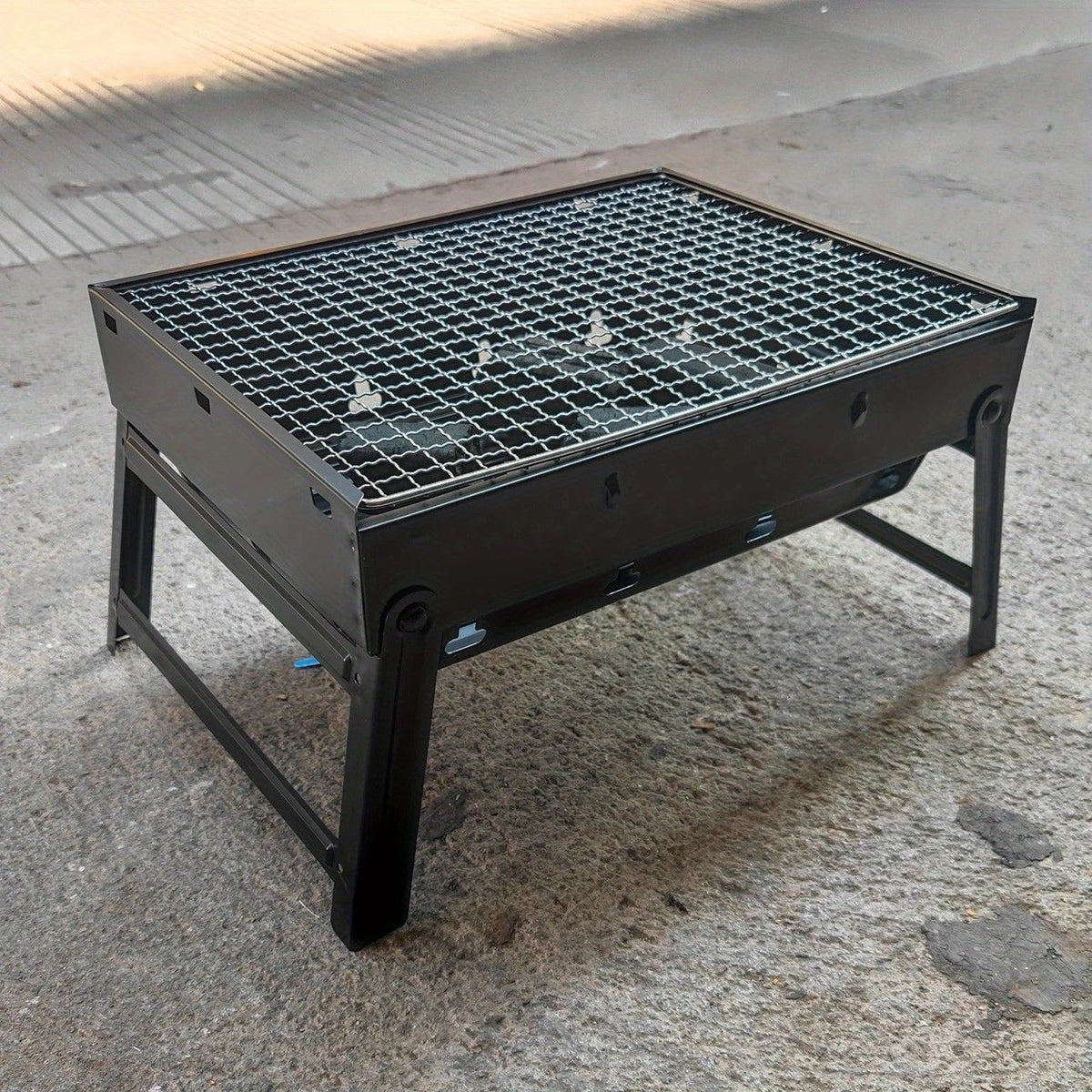 Weekend Essential Portable Foldable BBQ Grill Home & Camping Heavy Duty Steel No Assembly Required(Grand Kurogane.)