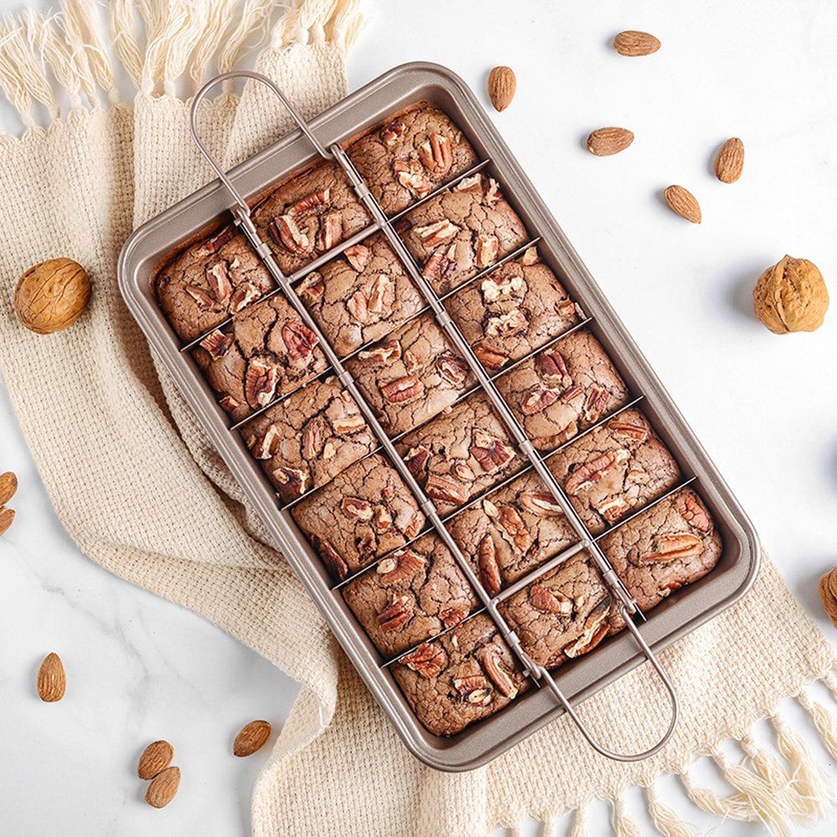 Nonstick Brownie Baking Pan with Divider, Metal Cake Pan for Brownies Muffins Cupcakes, Easy Release Pre-Cut Divider Tray, 31x20x3.8cm