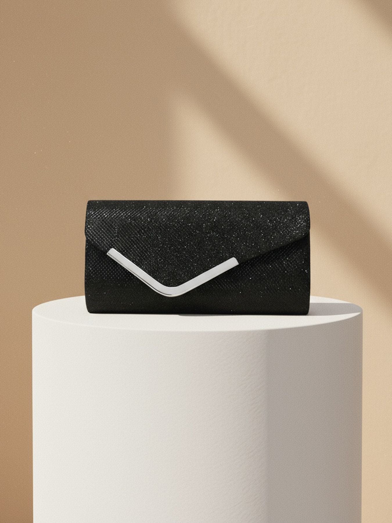 Women Fashion Wedding Evening Clutch Bag, V‑Shaped Metal Trim Versatile Chain Formal Party Handbag for Prom Banquet, Black