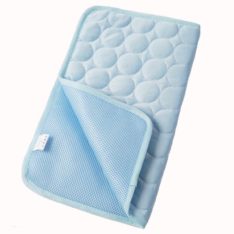 Pet Cooling Mat with Circular Quilted Pattern, Breathable Mesh Fabric and Soothing Gel Layer for Summer Lounging on Sofas, Floors, Crates, Beds, Car Seats and Outdoor Areas (Blue, XL)