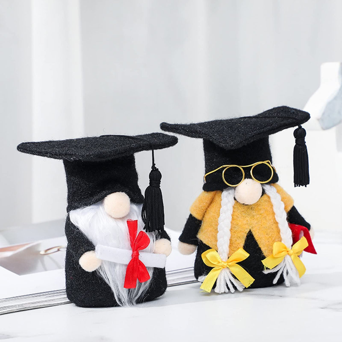 2pcs Plush Graduation Gnomes with Graduation Cap and Gown, Graduation Season Dwarfs Scandinavian Swedish Doll Ornaments
