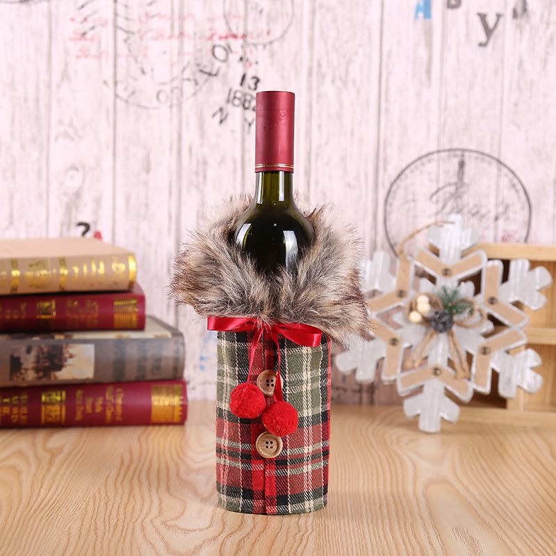 Christmas decorations, new European and American wine sets, holiday decoration props, bow, linen, fur collar, red wine
