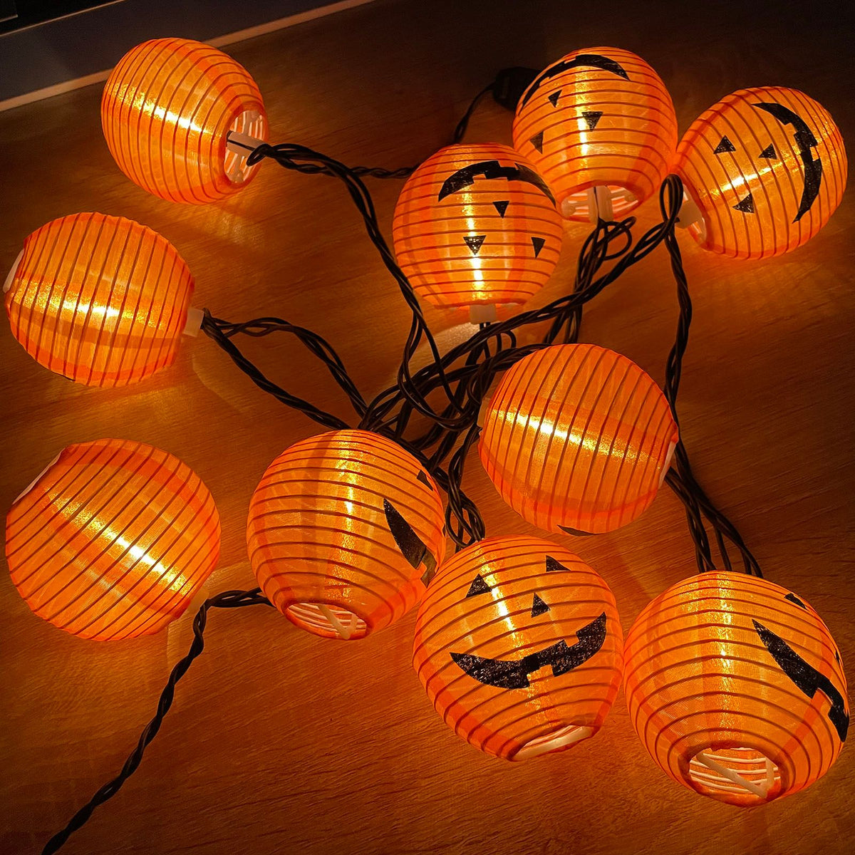 Fall and Halloween Decorations 1.5 meters with 10 lights Halloween String Lights with Lantern Plug in Outdoor Used for Window