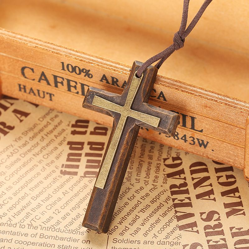 Classic Wood Cross Pendant Necklace Simple Natural Wood Layer Cross Necklace Vintage Religious Pendant Necklace for Women Men