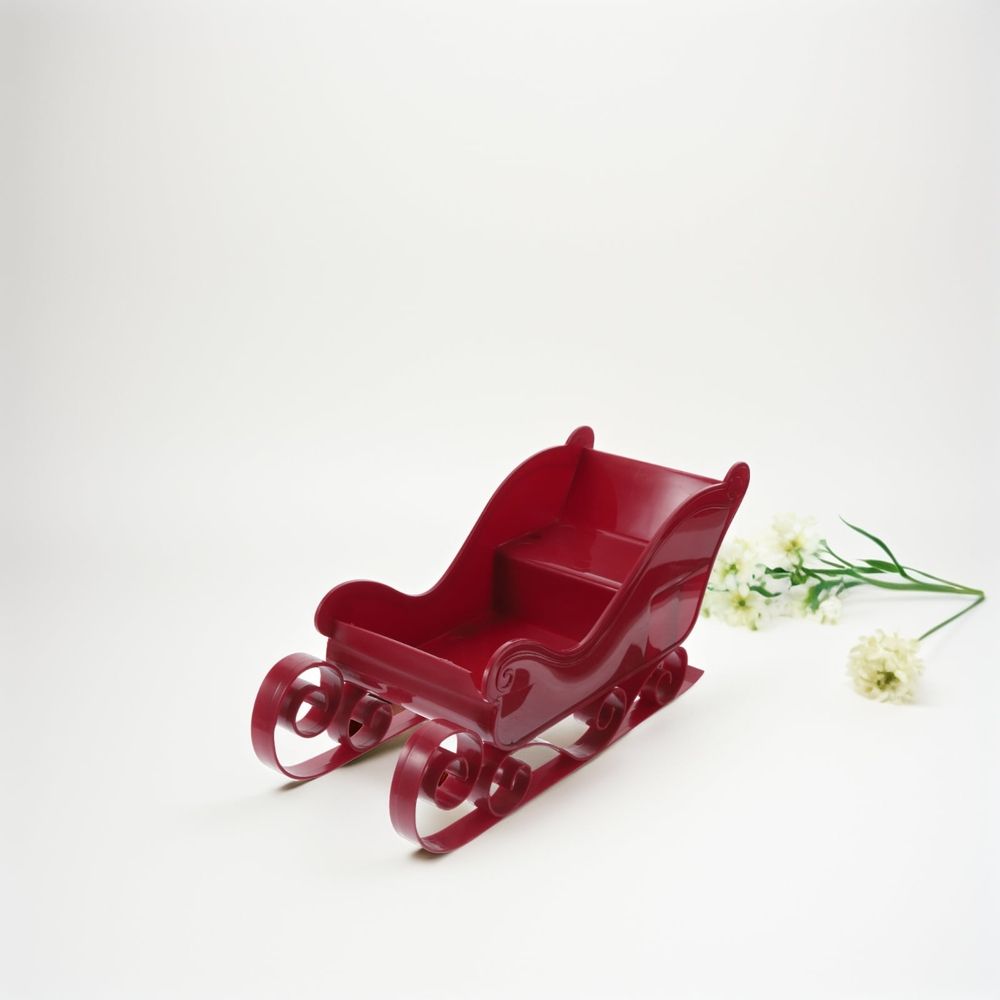 Red Plastic Sleigh Christmas Tree Hanging Ornament for Festive Decor