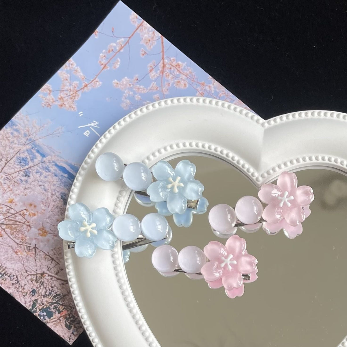 4PCS Flower Decoration Charms, Cute Daisy Charm Gift for Toddler Girls Kids Teens Women Adults-blue+pink