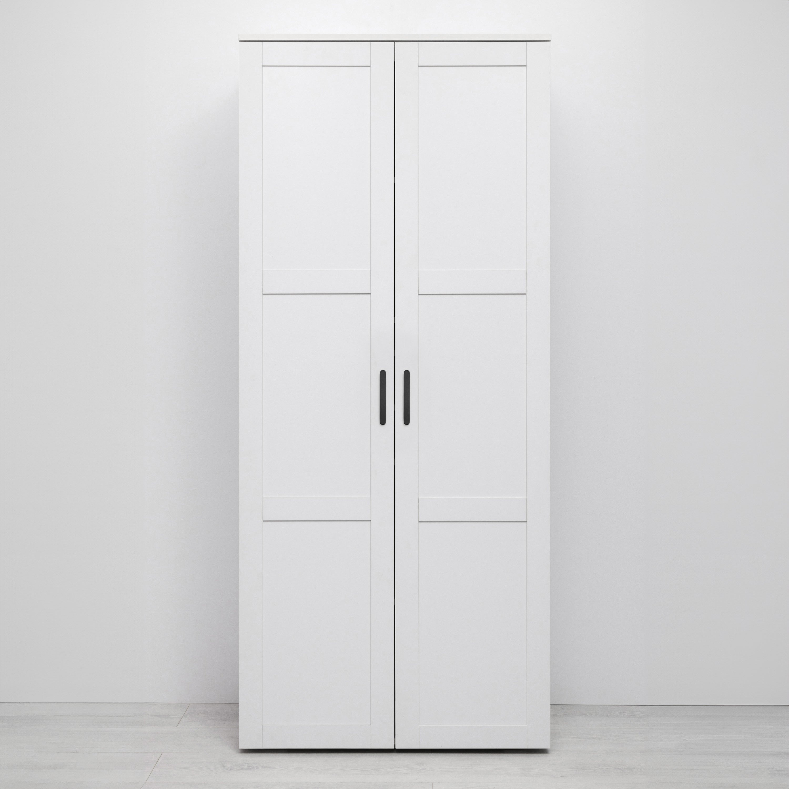 STOCKHOLM STORAGE CUPBOARD HAMPTONS - WHITE - OVAL BLACK