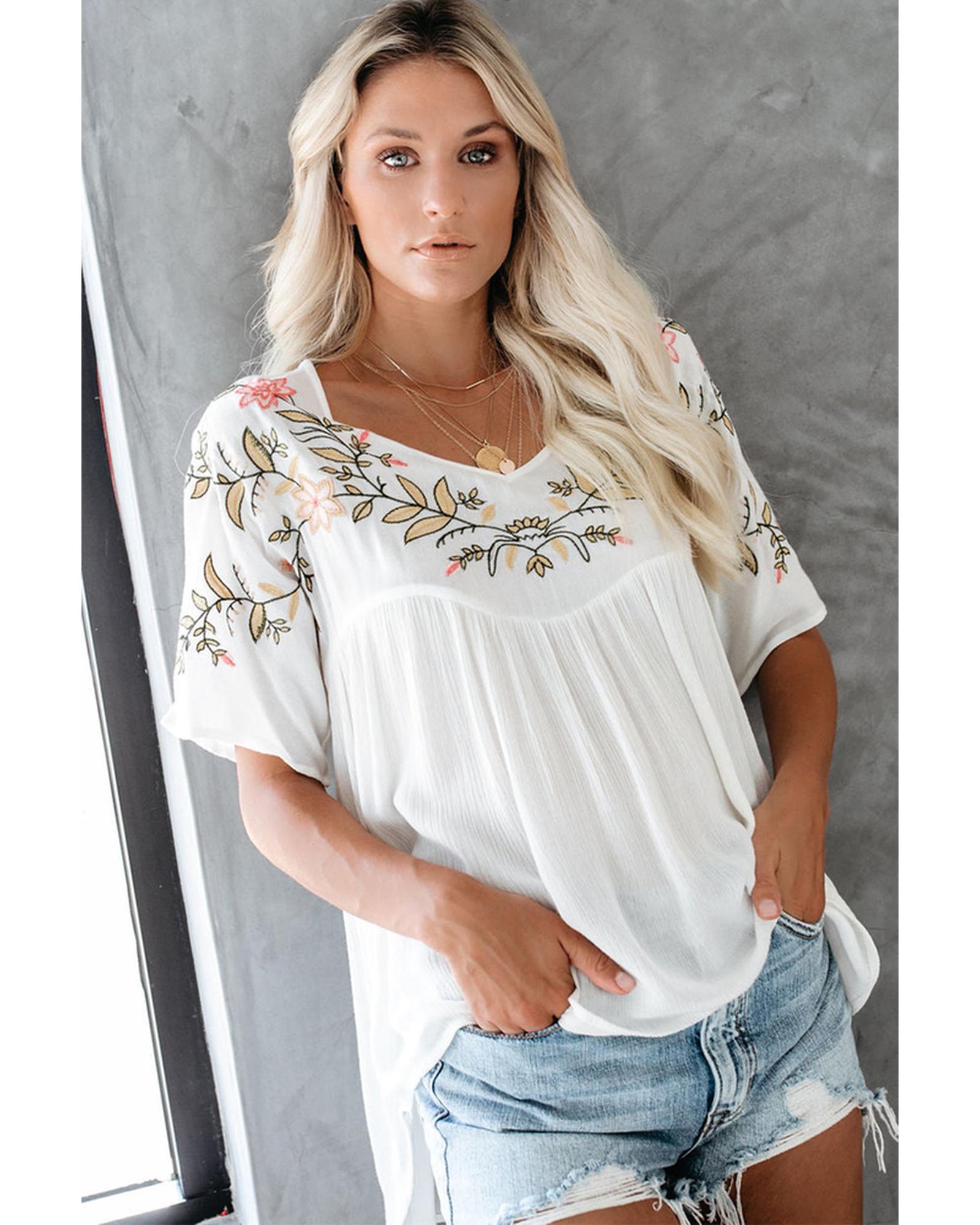 Azura Exchange Embroidered V Neck Crinkle Babydoll Blouse - M