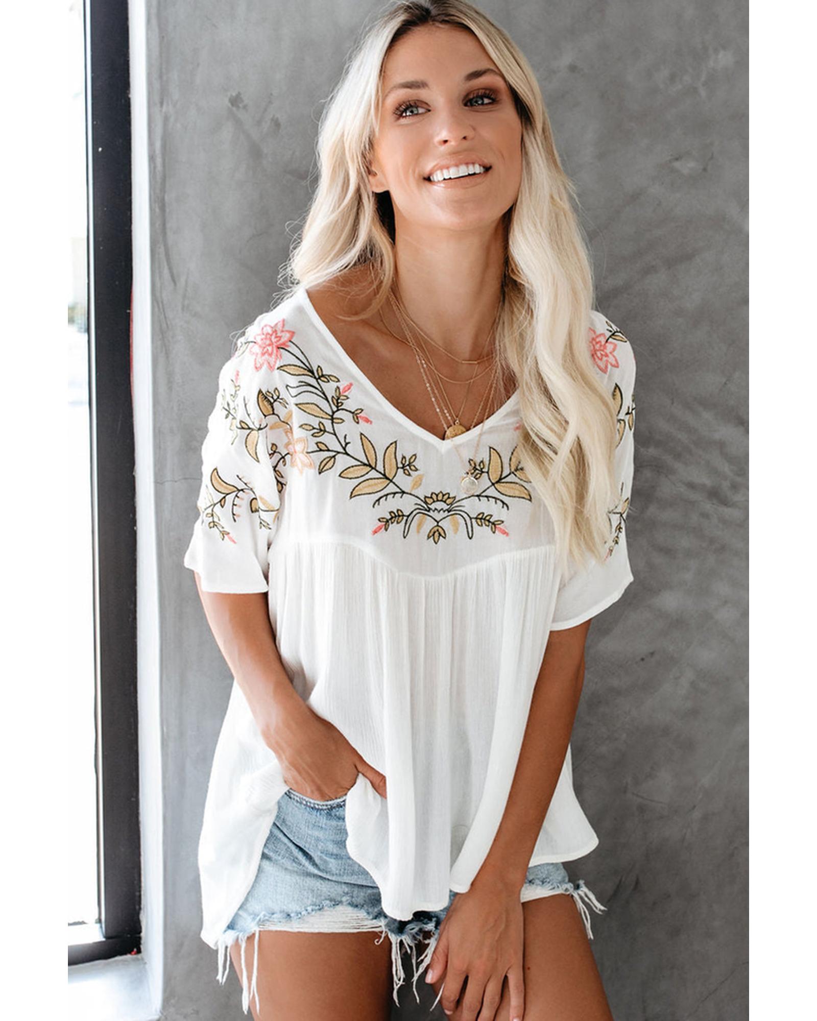 Azura Exchange Embroidered V Neck Crinkle Babydoll Blouse - M