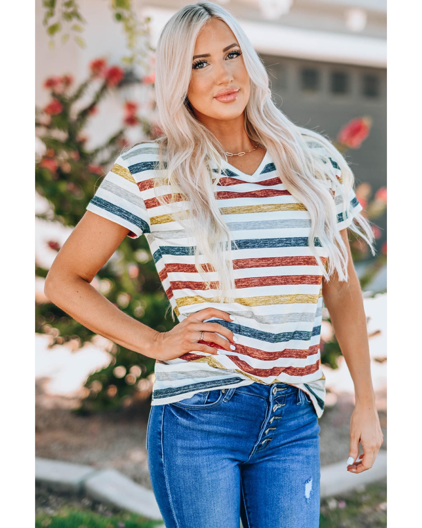 Azura Exchange Striped V Neck T-shirt - M