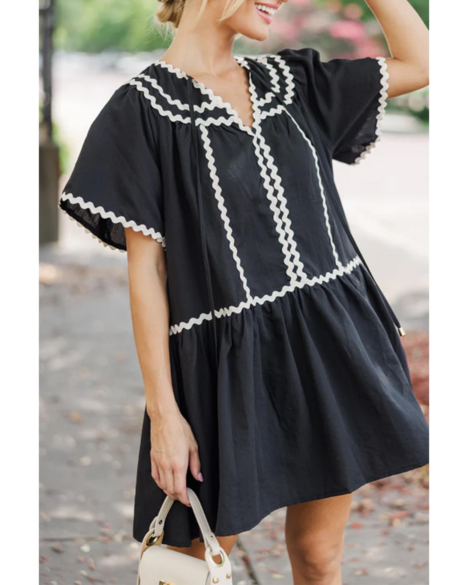 Black Contrast Ricrac Trim Short Sleeve V Neck Loose Mini Dress - M