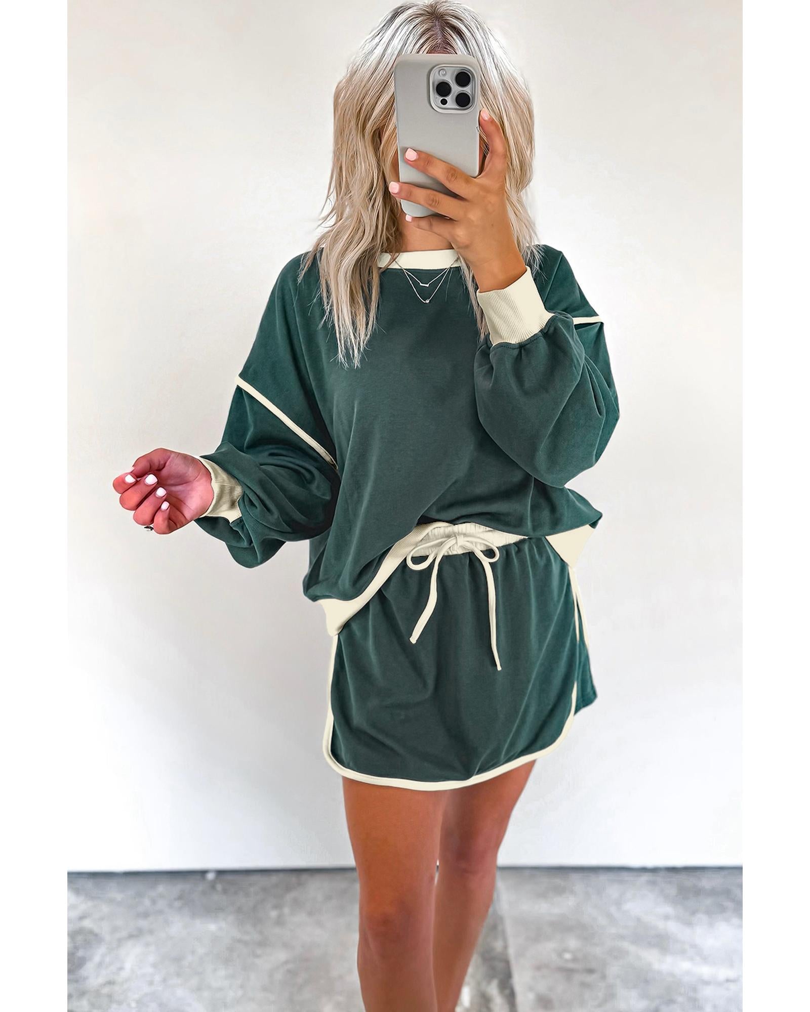 Evergreen Color Contrast Loose Pullover and Lace-up Waist Skort Set - S