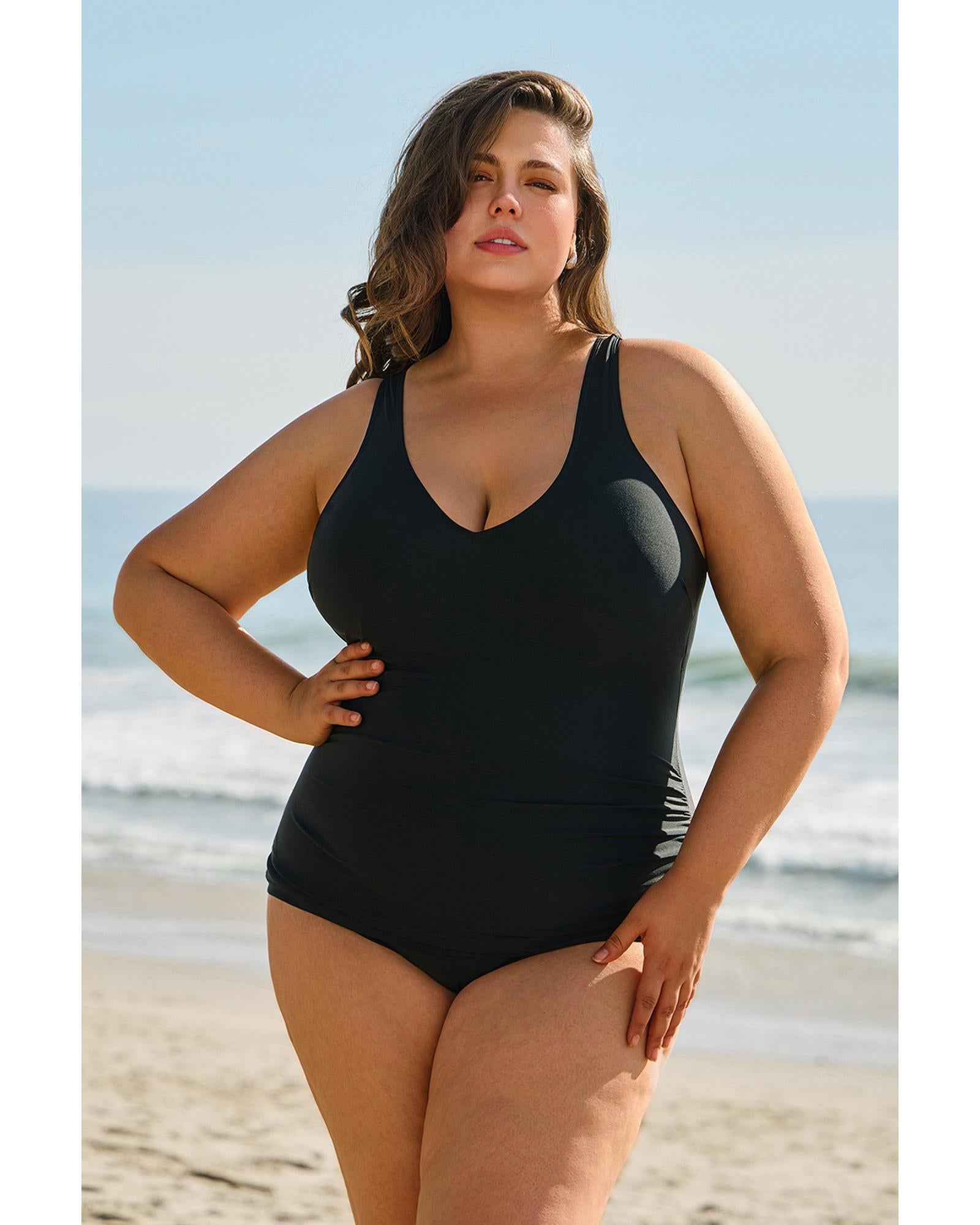 Black Solid Color U Neck Padded Plus Size One Piece Swimsuit - 1X