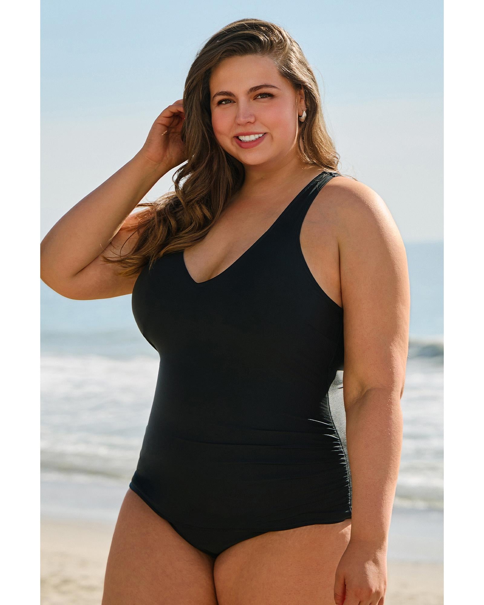 Black Solid Color U Neck Padded Plus Size One Piece Swimsuit - 2X