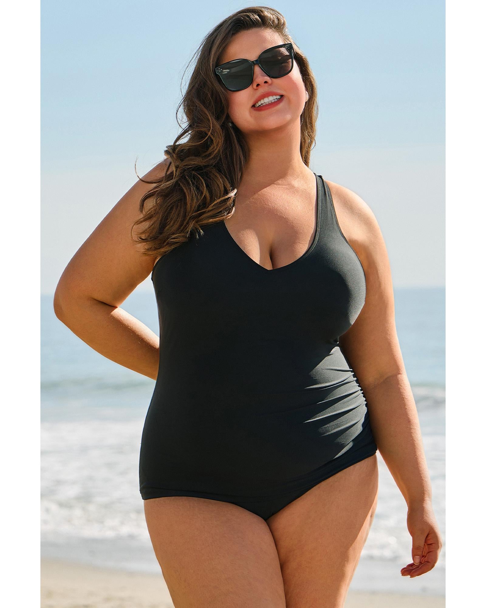 Black Solid Color U Neck Padded Plus Size One Piece Swimsuit - 3X