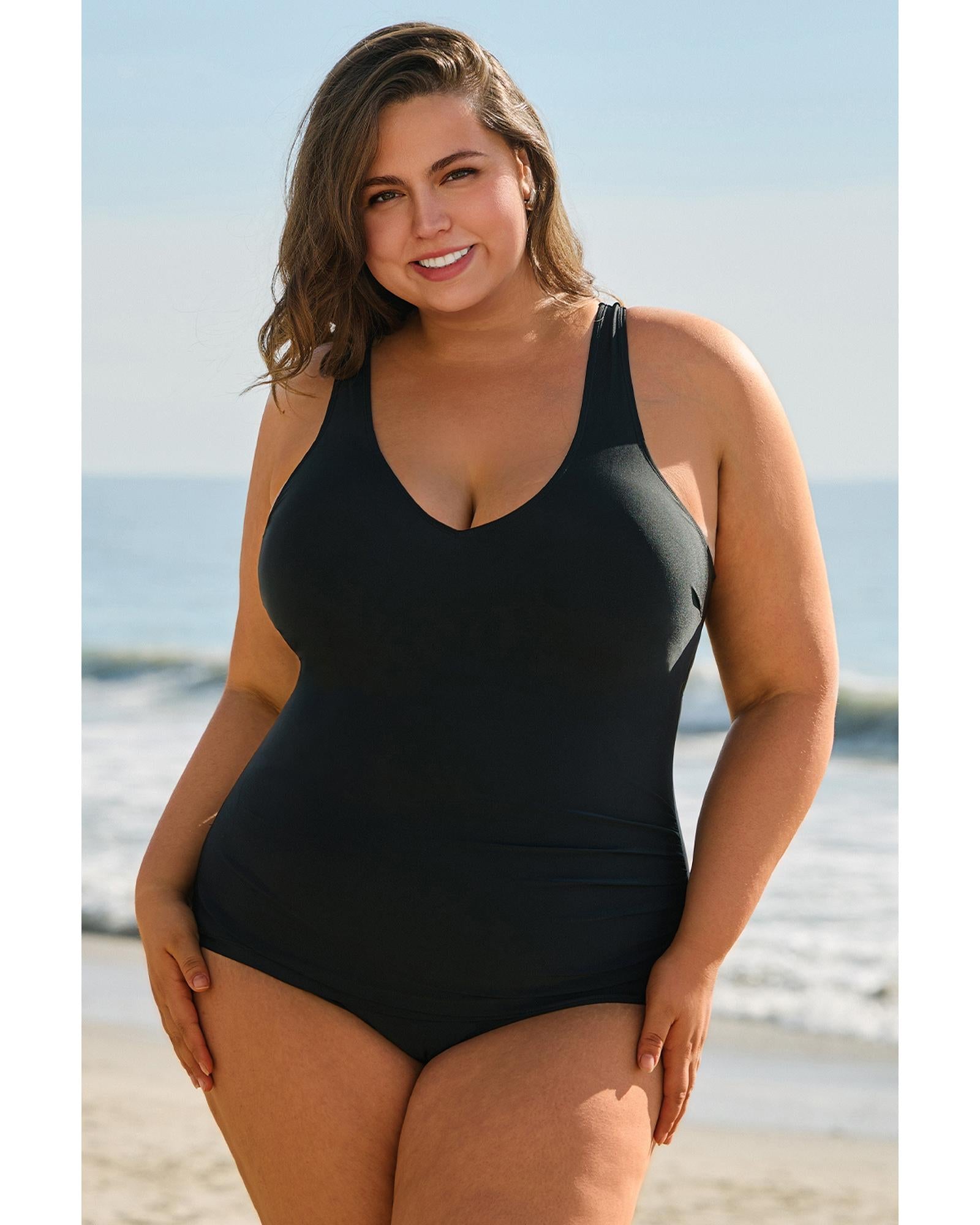 Black Solid Color U Neck Padded Plus Size One Piece Swimsuit - 4X