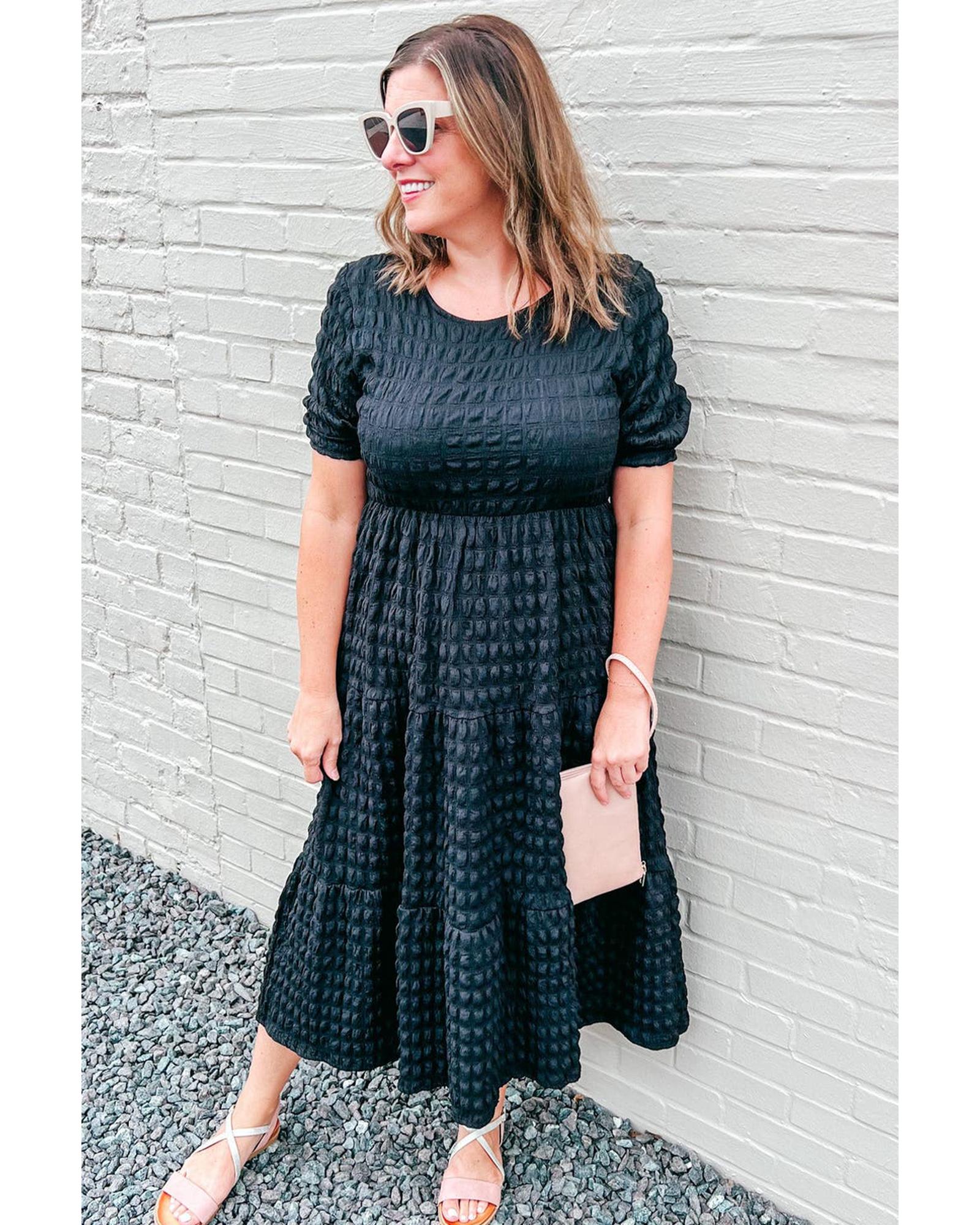 Black Plus Size Textured Tiered Short Sleeve Maxi Dress - 4X