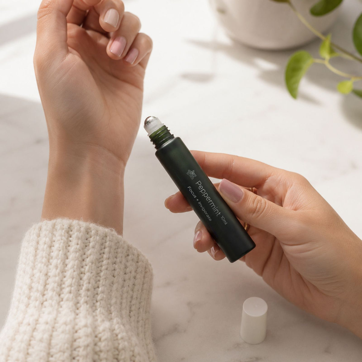 Peppermint Essential Oil Roller — Cooling Relief for Focus, Head Tension & Mental Clarity