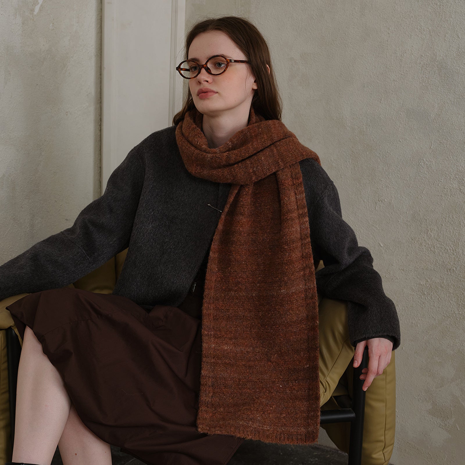 Borwn Vintage Wool-Blend Knit Scarf - Warm and Stylish for Men and Women