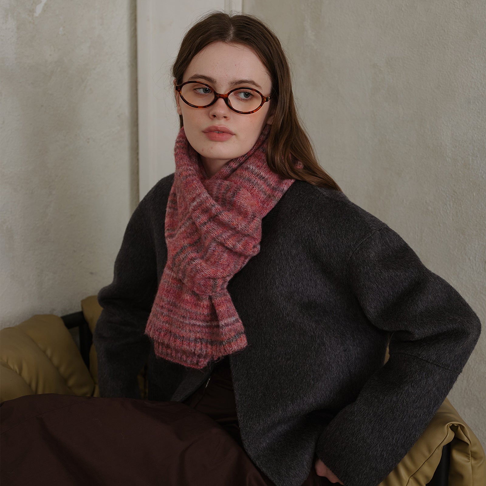 Pink Vintage Wool-Blend Knit Scarf - Warm and Stylish for Men and Women