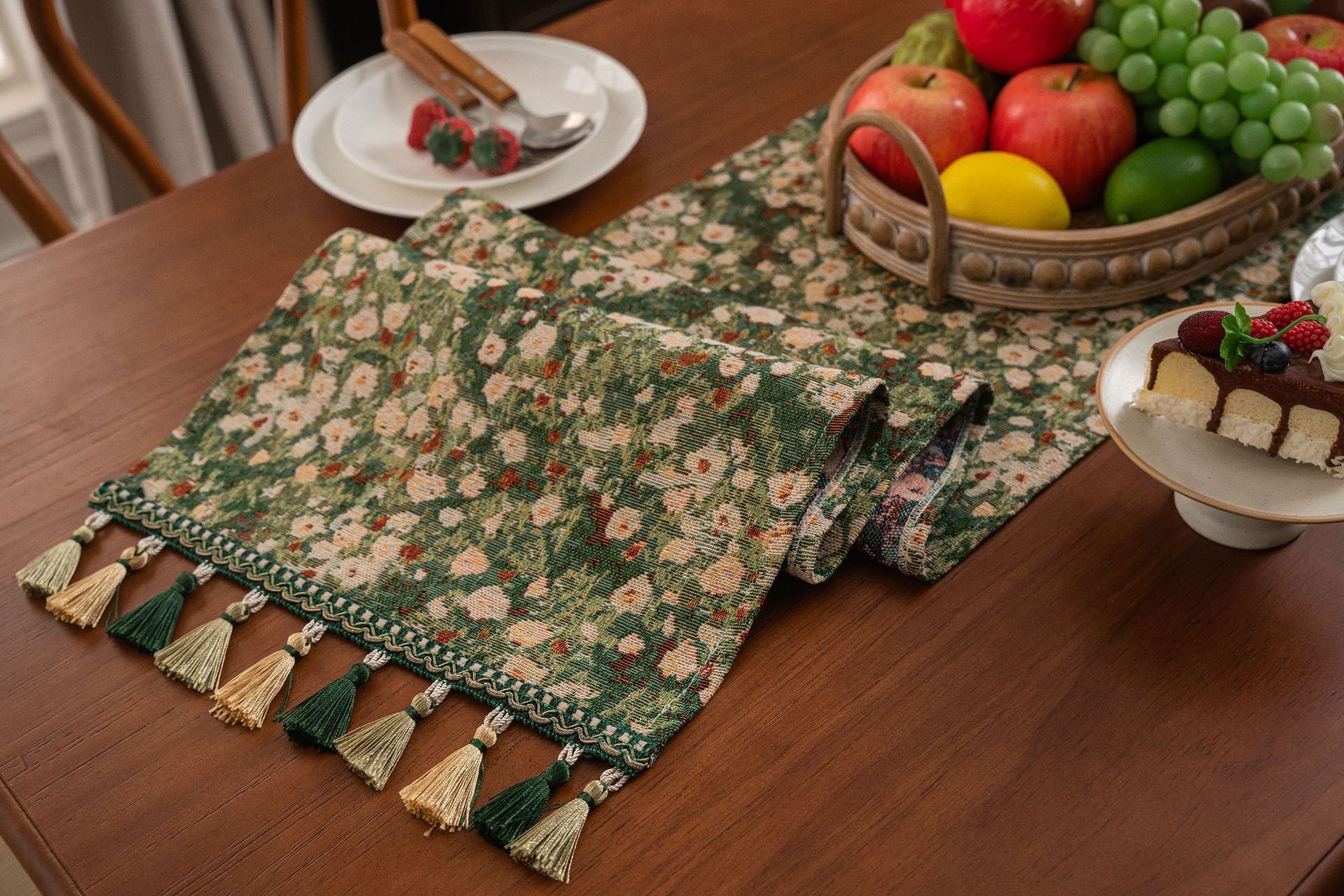 Floral Table Runner with Tassels - Jacquard Green Farmhouse Style (33x275cm)