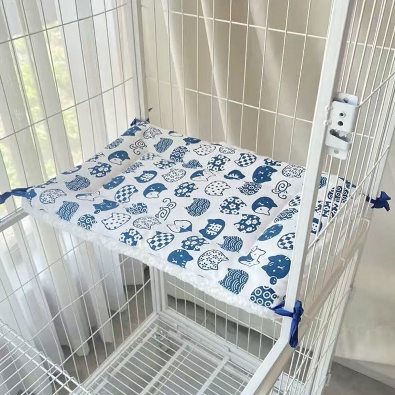 Tie-On Cat Cage Platform Pad - Blue cat pattern on white background (30x50cm)