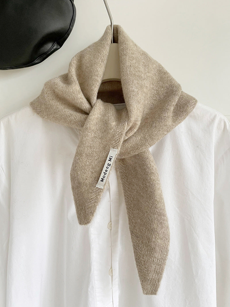 Light Khaki Chic Wool Blend Knit Triangle Scarf - Versatile & Warm Fashion Accessory - 105 x 35cm