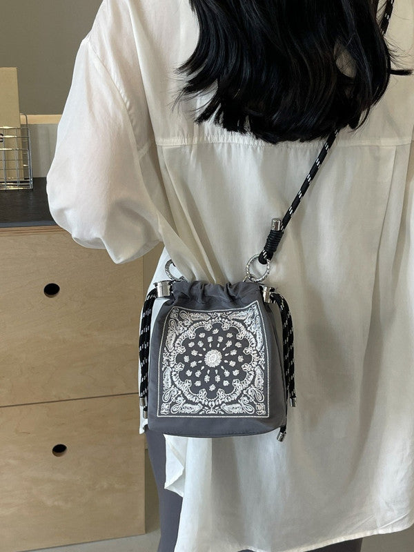 Chic Drawstring Bucket Bag with Intricate Print - Adjustable Rope Strap, Lightweight Fabric(Gray)