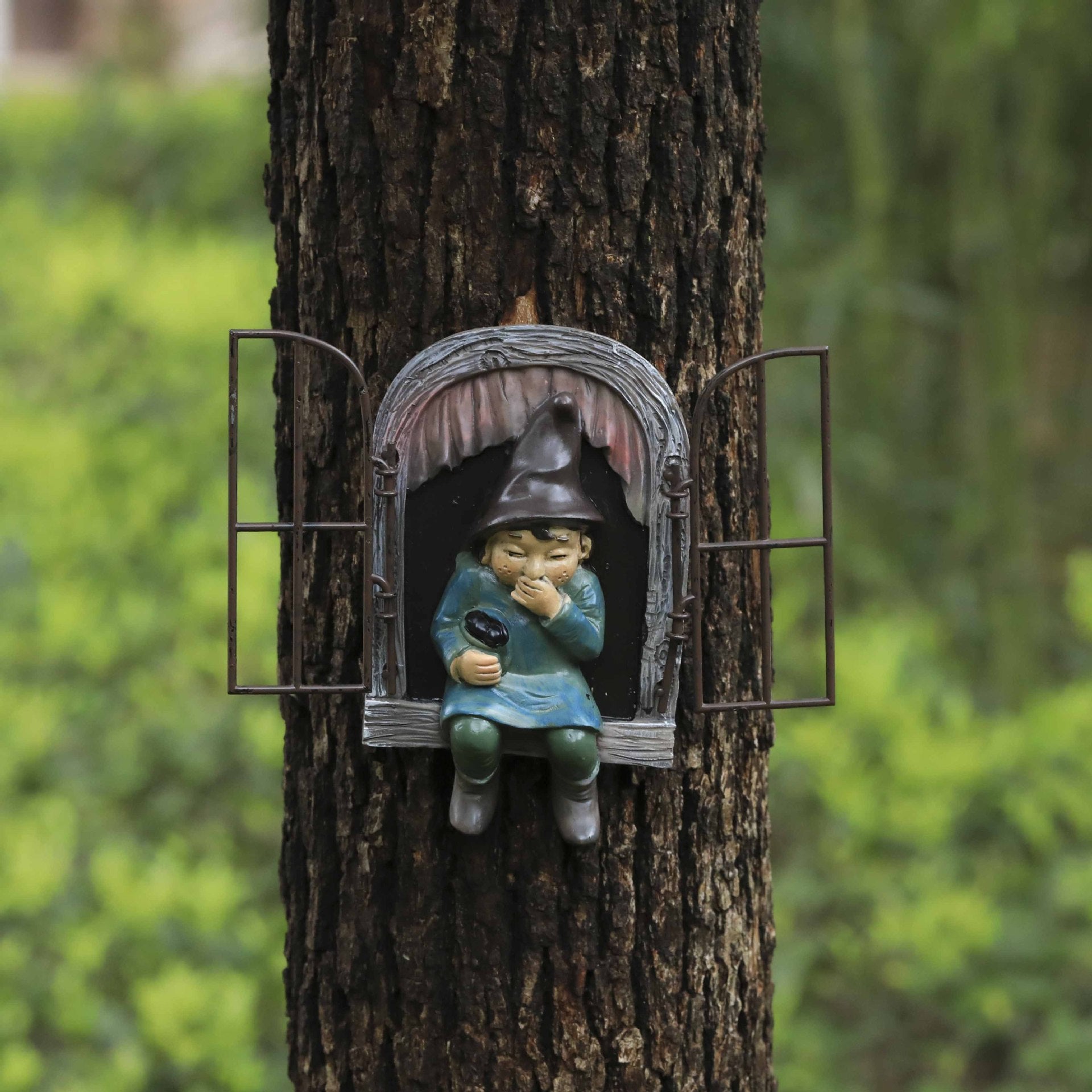 Mouth-Covering Little Man Climbing Window Gnome Figurine - Resin Craft Ornament, Garden Cartoon Statue Decoration