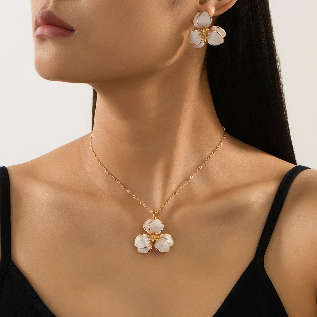 White Floral Enamel Jewelry Set β Five-Piece Alloy Accessory Collection with Minimalist Botanical Design