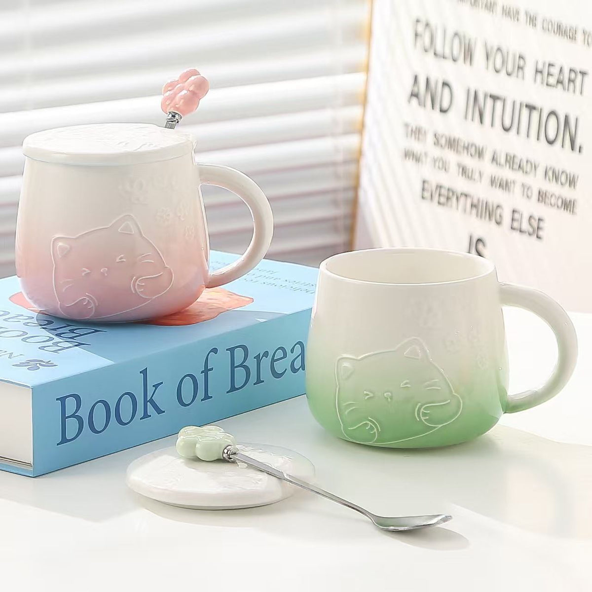Green Gradient Cat Ceramic Mug with Lid and Spoon - 400ml Porcelain Coffee Cup - Adorable 3D Cat Design, Pastel Colour, Gift Box Included - Ideal for Home, Office, or as a Present for Women and Cat Lovers