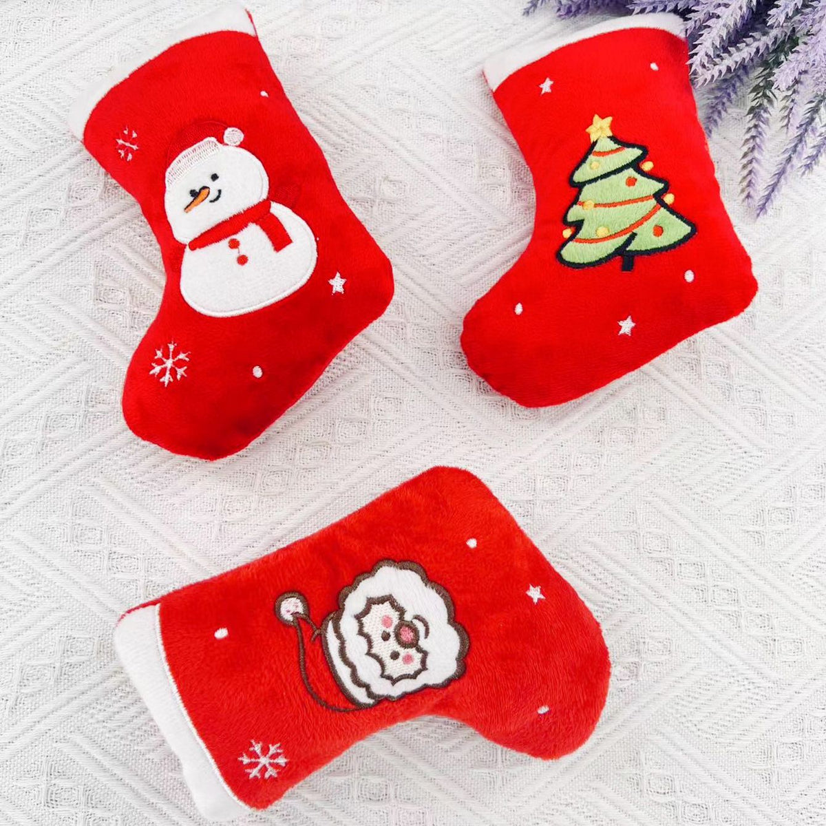 Christmas Squeaky Dog Toys 2 Pack - Christmas Tree Stocking Plush Toys, 16 x 11 cm, Lightweight Interactive Holiday Pet Toys for Indoor Play and Festive Gifts