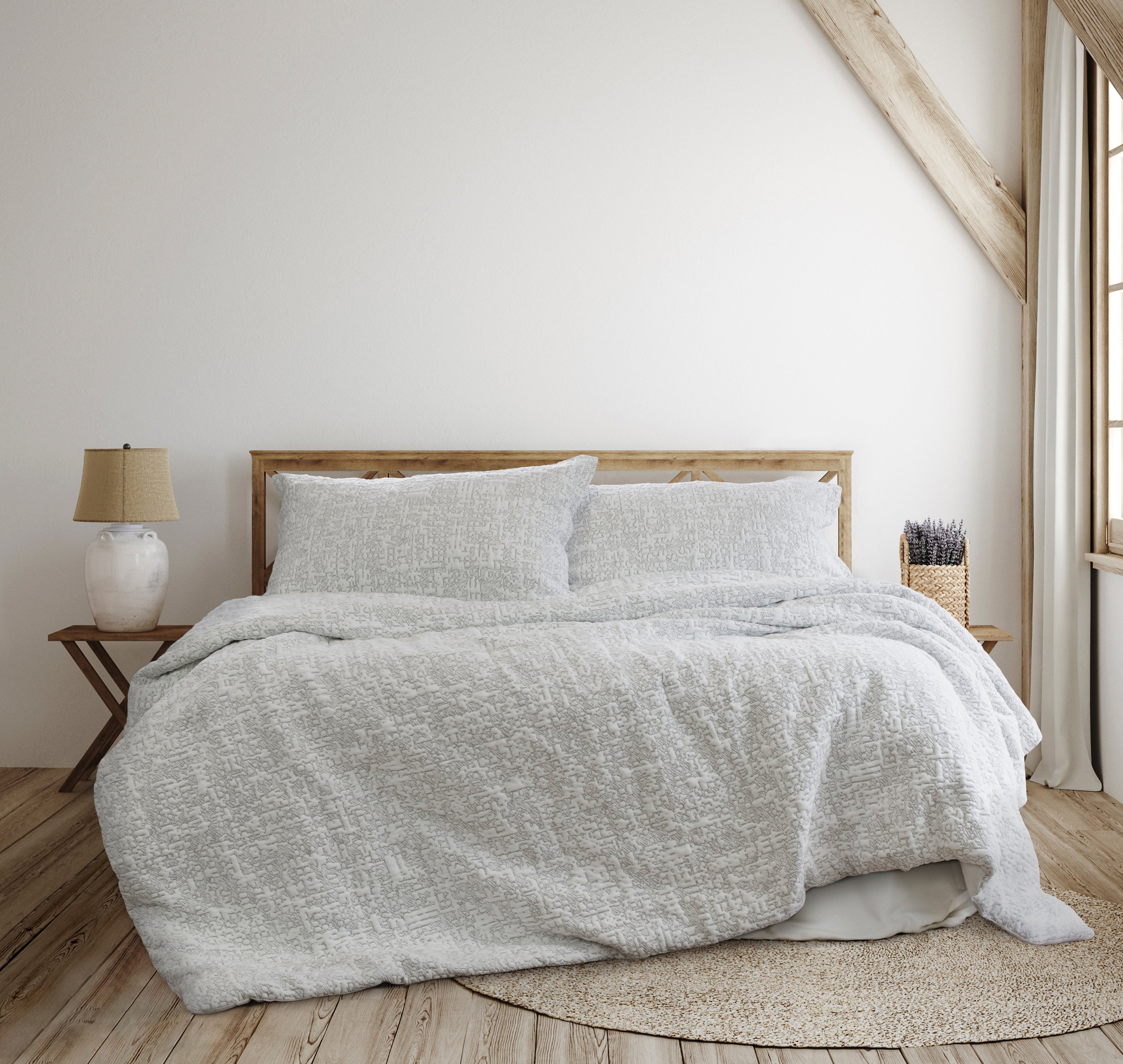 Norfolk COMFORTER SET - QUEEN/KING