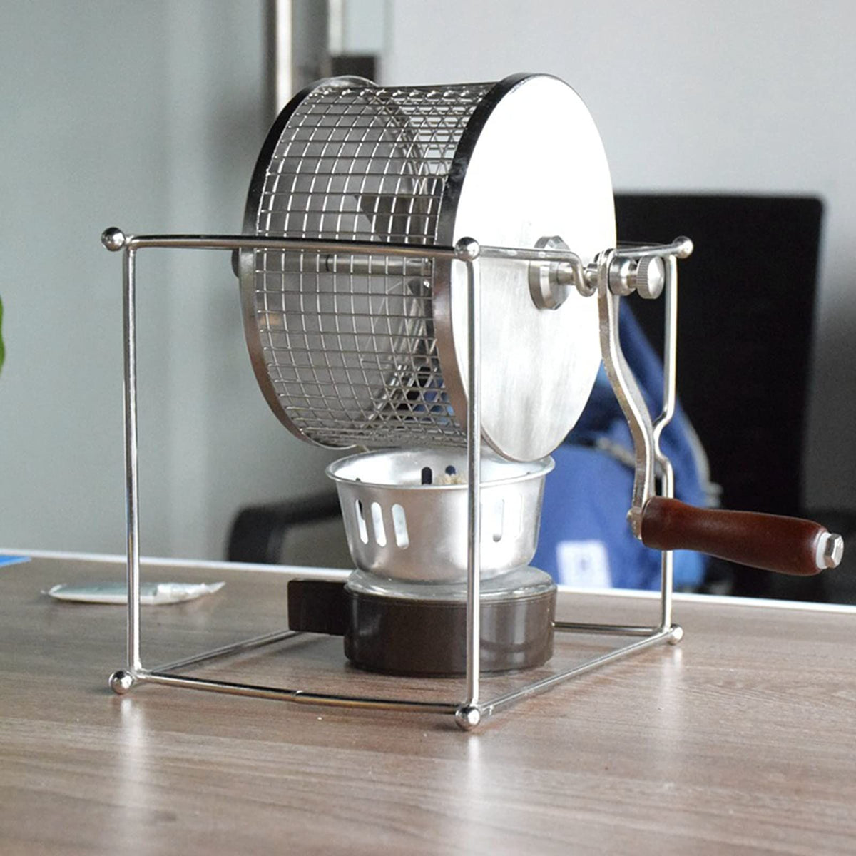 Stainless Steel Coffee Bean Roaster for Coffee Lovers
Hand Crank Manual Roasting Machine with Temperature Control, DIY Enthusiasts, Home Use Peanut(silver)