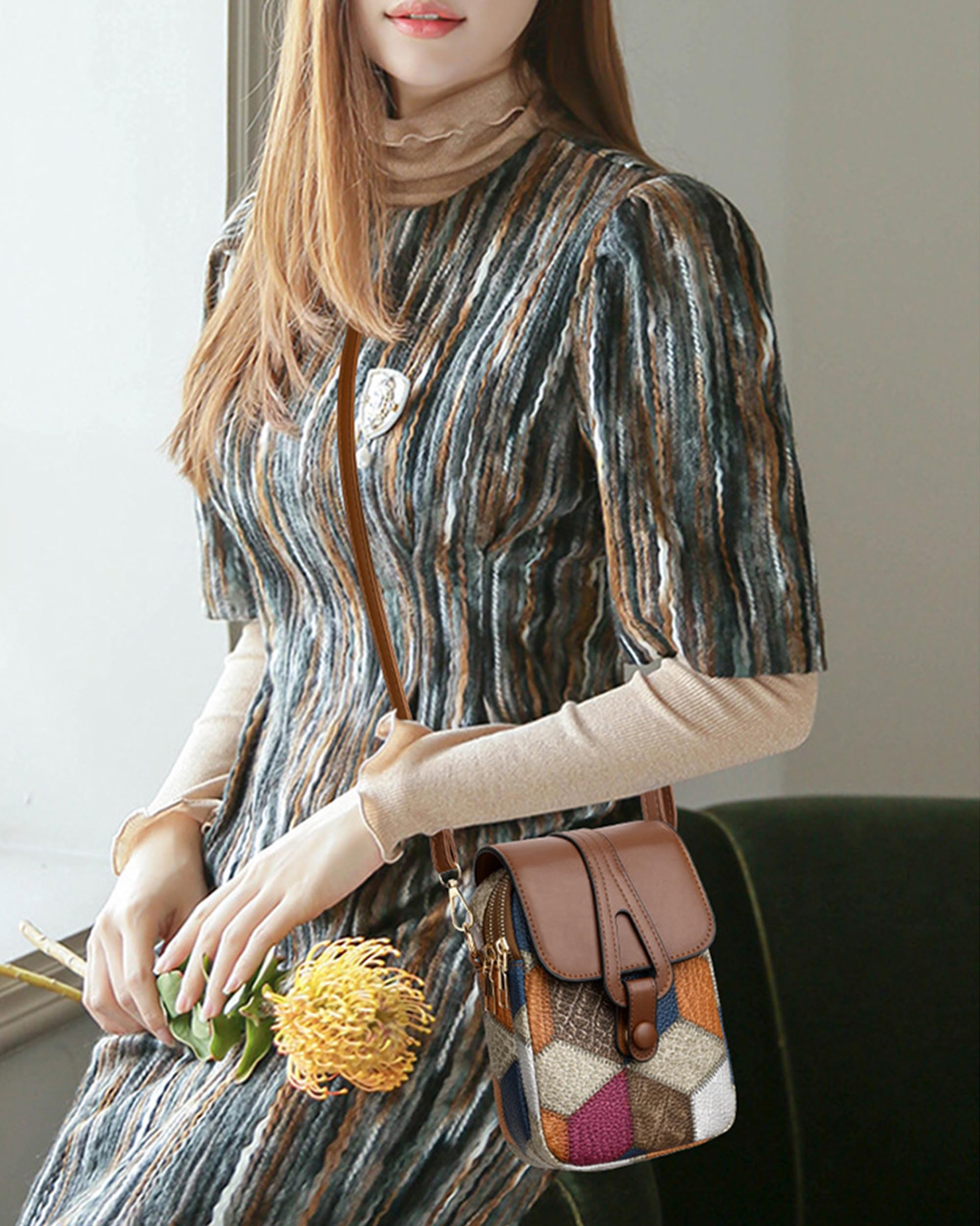 Color-Block Diamond Pattern PU Leather Crossbody Phone Bag – Retro Mini Wallet with Adjustable Strap & Dual Zipper Closure (Brown)