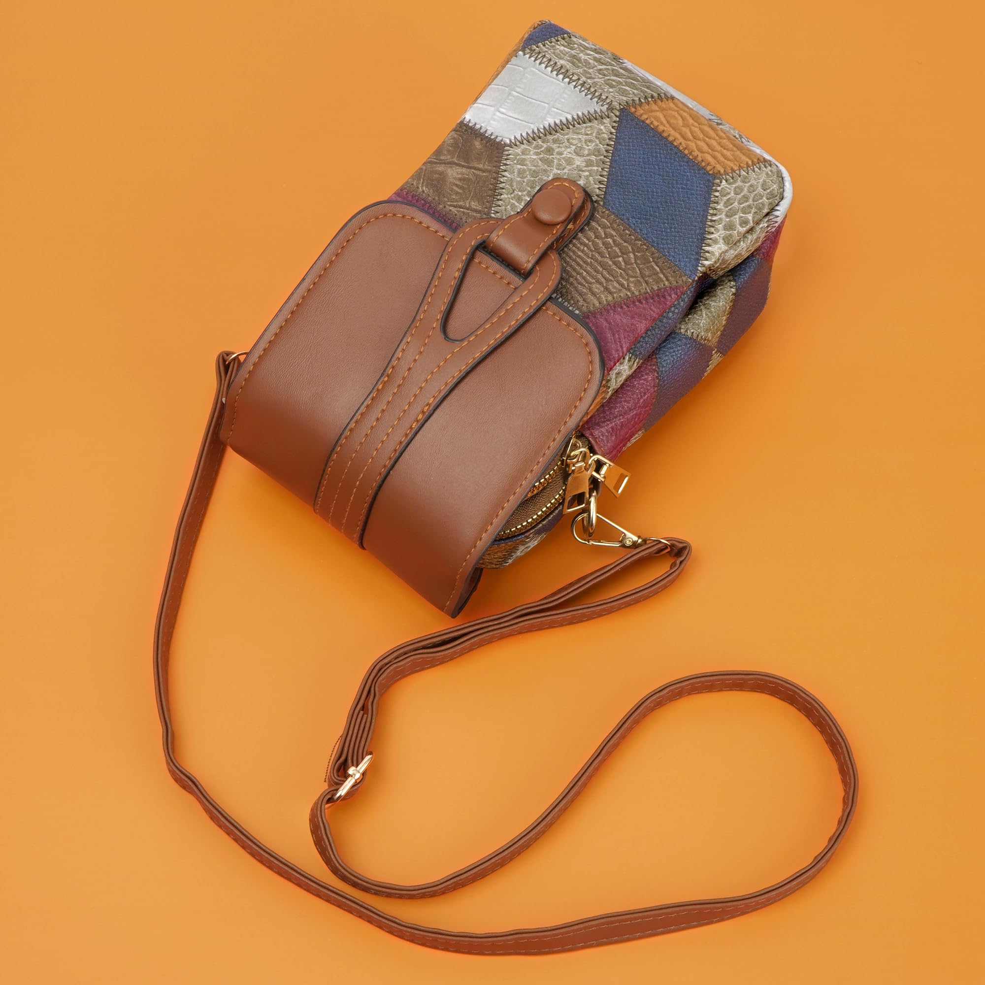 Color-Block Diamond Pattern PU Leather Crossbody Phone Bag – Retro Mini Wallet with Adjustable Strap & Dual Zipper Closure (Brown)