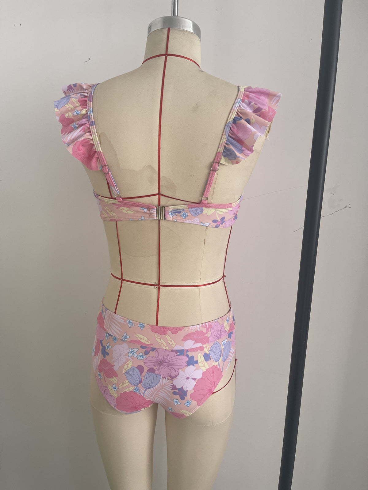 Chic Teenage Design Bikini Featuring Frill Details and Secure Fastening for Beach Days Size S